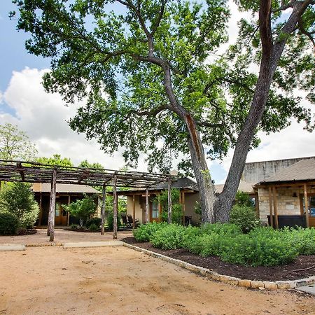 Wine Country Cottages On Main Fredericksburg Luaran gambar