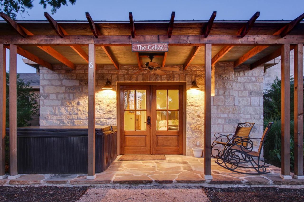 Wine Country Cottages On Main Fredericksburg Bilik gambar