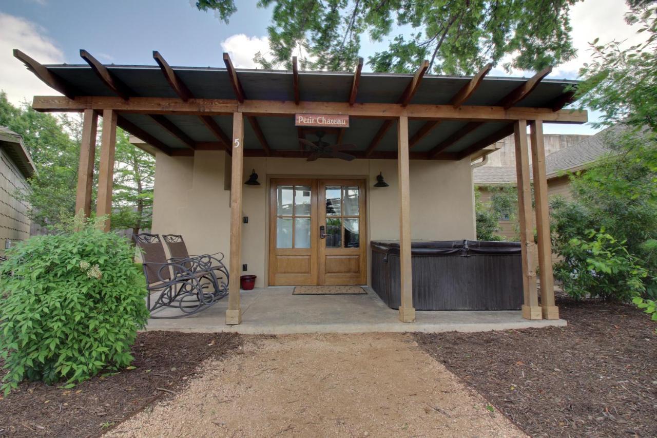 Wine Country Cottages On Main Fredericksburg Bilik gambar